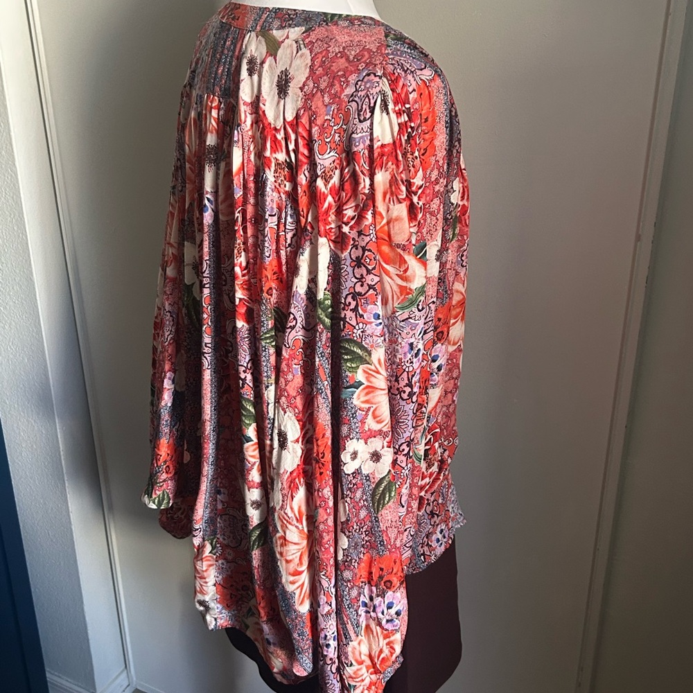 Johnny Was Jade Ingrid Multicolor Floral Batwing Notch Neck Boho Flowy Blouse - Picture 7 of 12